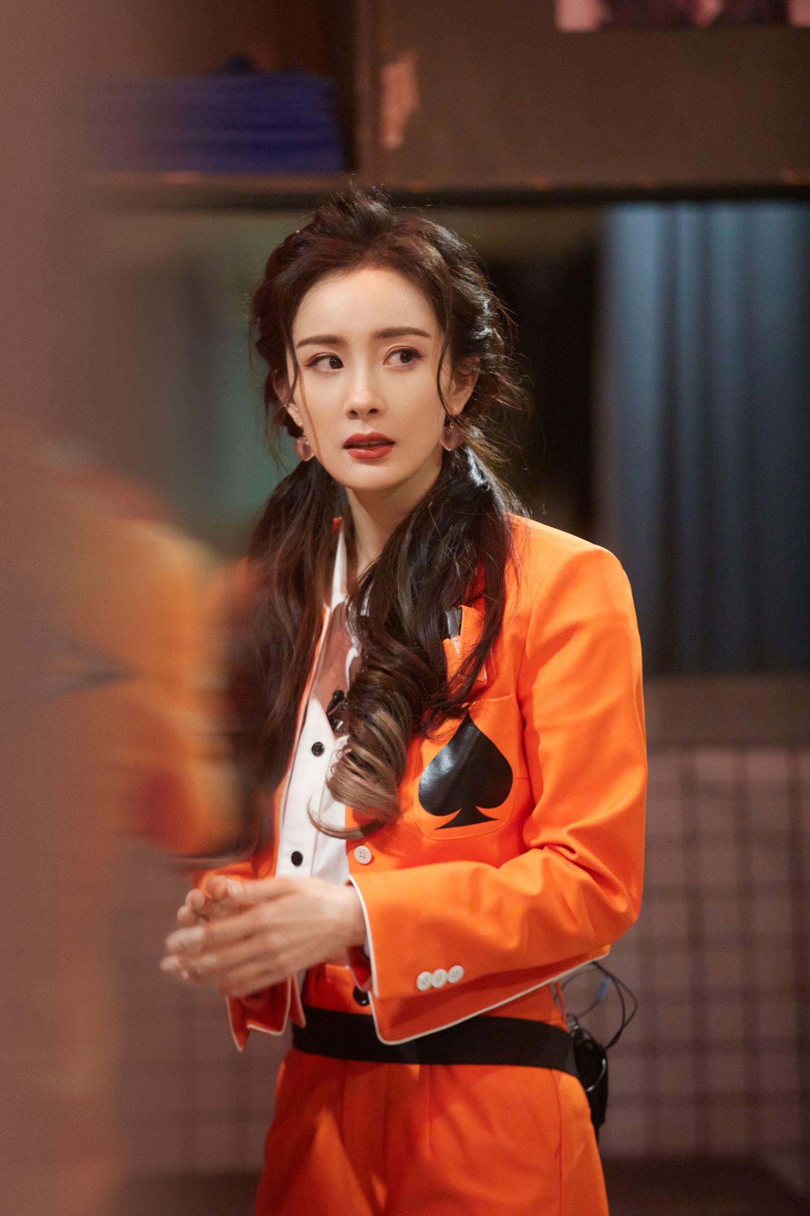 ✨杨幂重返密室大逃脱❗ 双马尾造型活力回归😍