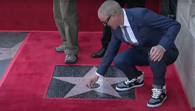 gula-gula getah diludah robert downey jr dijual pada harga rm243 ribu