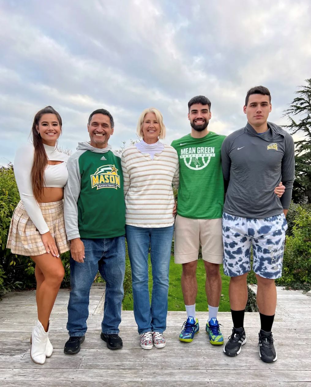 wanita tinggi lampai ini akui sukar cari pasangan, tak kisah kalau lelaki itu lebih rendah