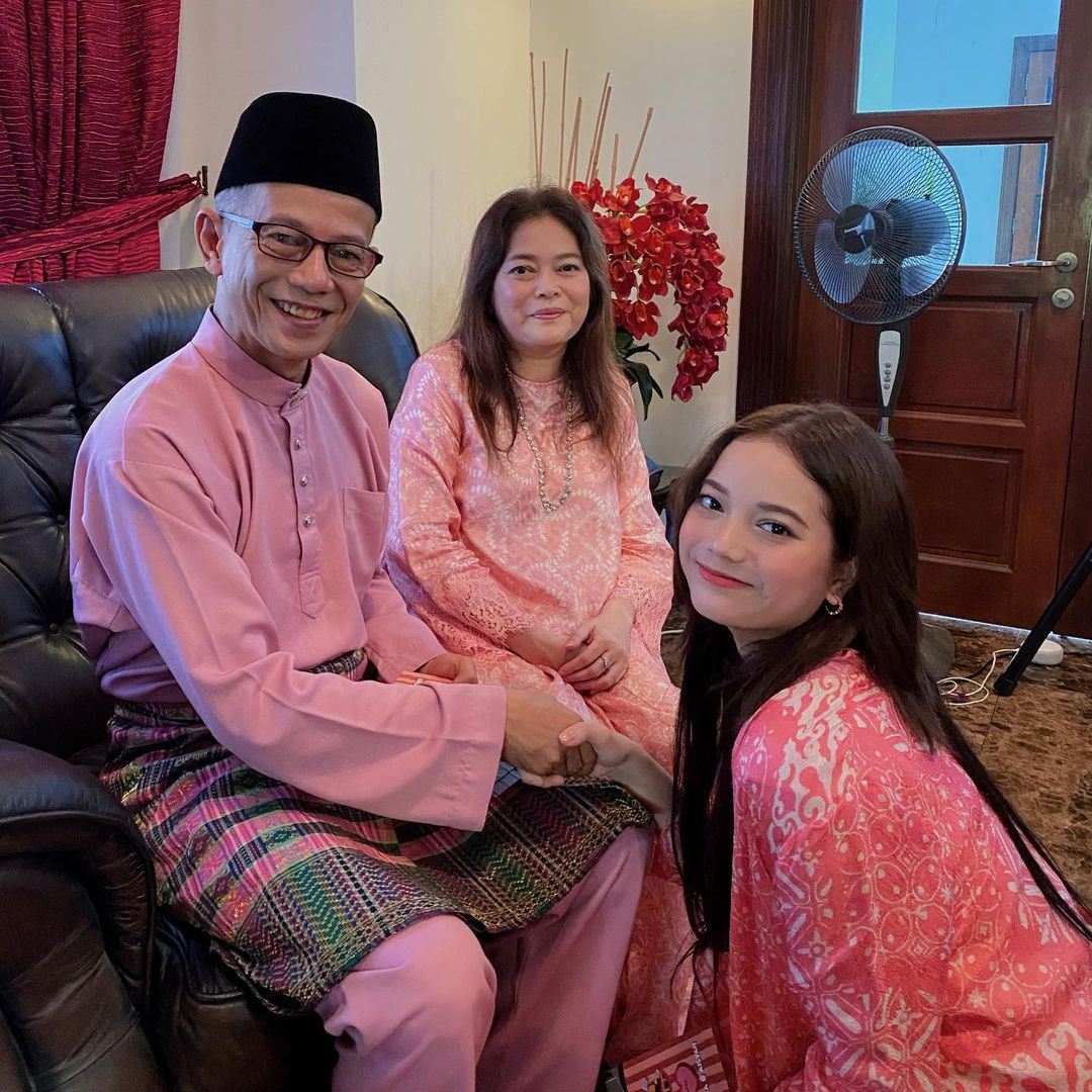 anak gadis azhar sulaiman tak tertarik dengan ‘mat saleh’ untuk dijadikan kekasih