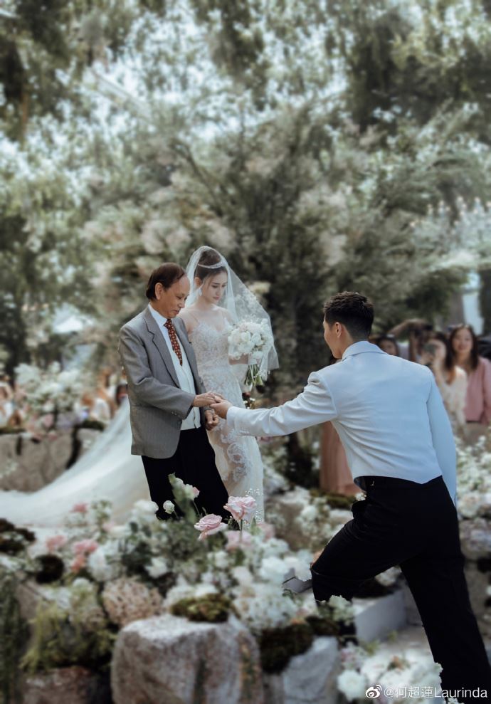 💍婚礼窦骁一手包办❗️何超莲直呼感动呀❤️