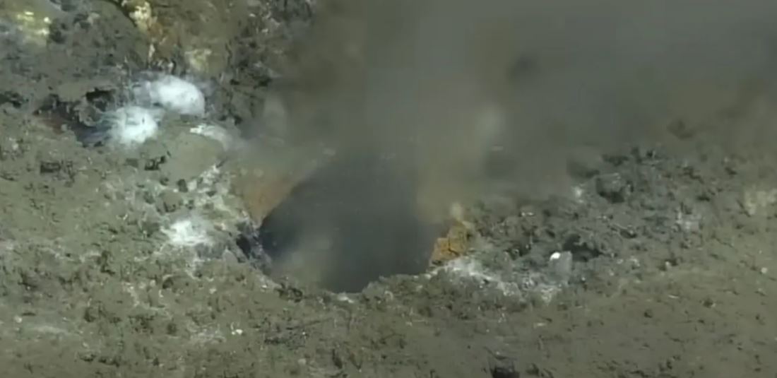 saintis jumpa lubang besar pada dasar laut, pakar kata ia bukan petanda baik