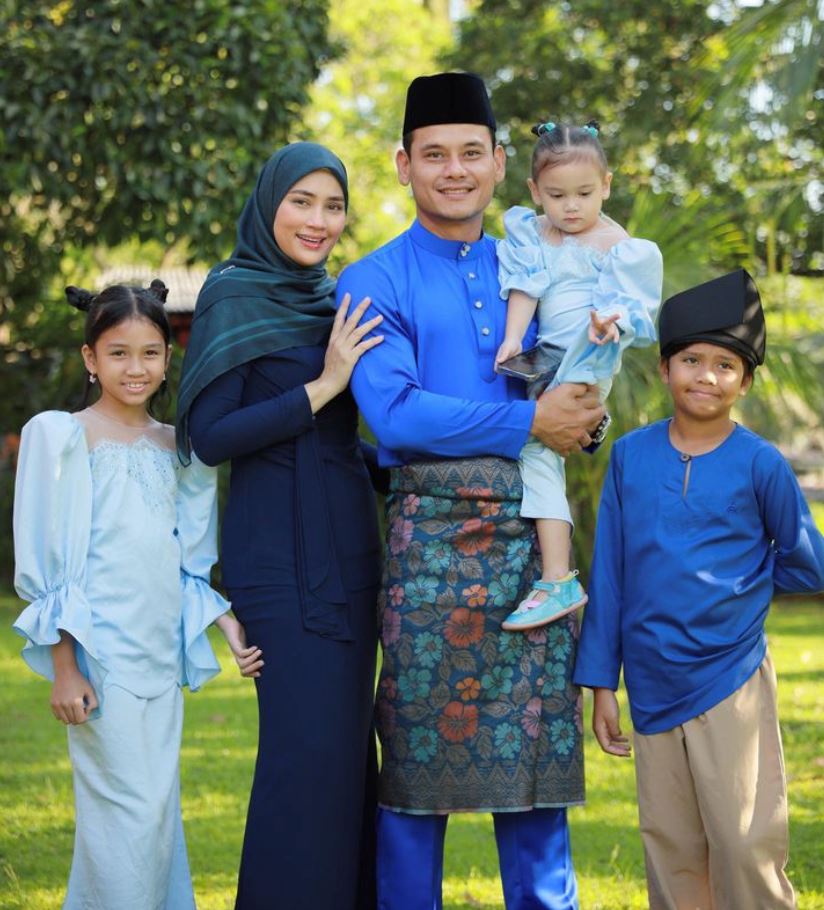 fasha sandha ada 30 pasang baju sempena raya, “setiap hari saya akan pakai satu..”