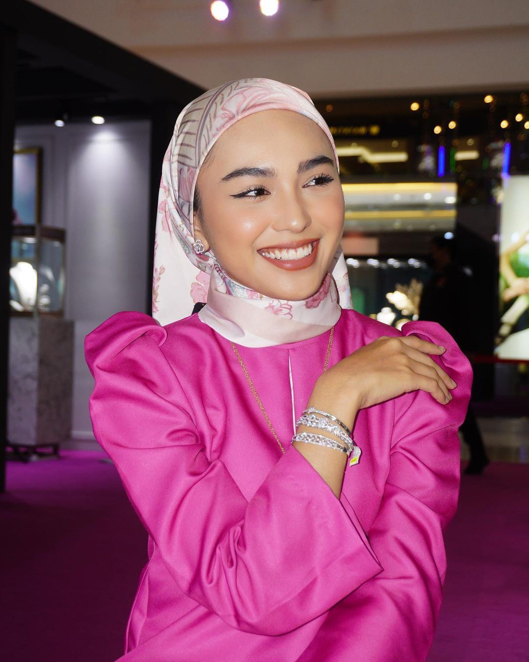 gaji pertama sharifah rose guna beli cincin rm10,000, “saya tak mahu beli benda bukan-bukan..”