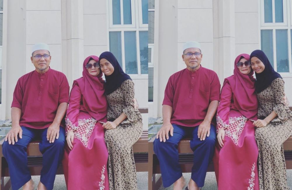 m’sian woman approaches elderly couple for pictures to recreate presence of late parents