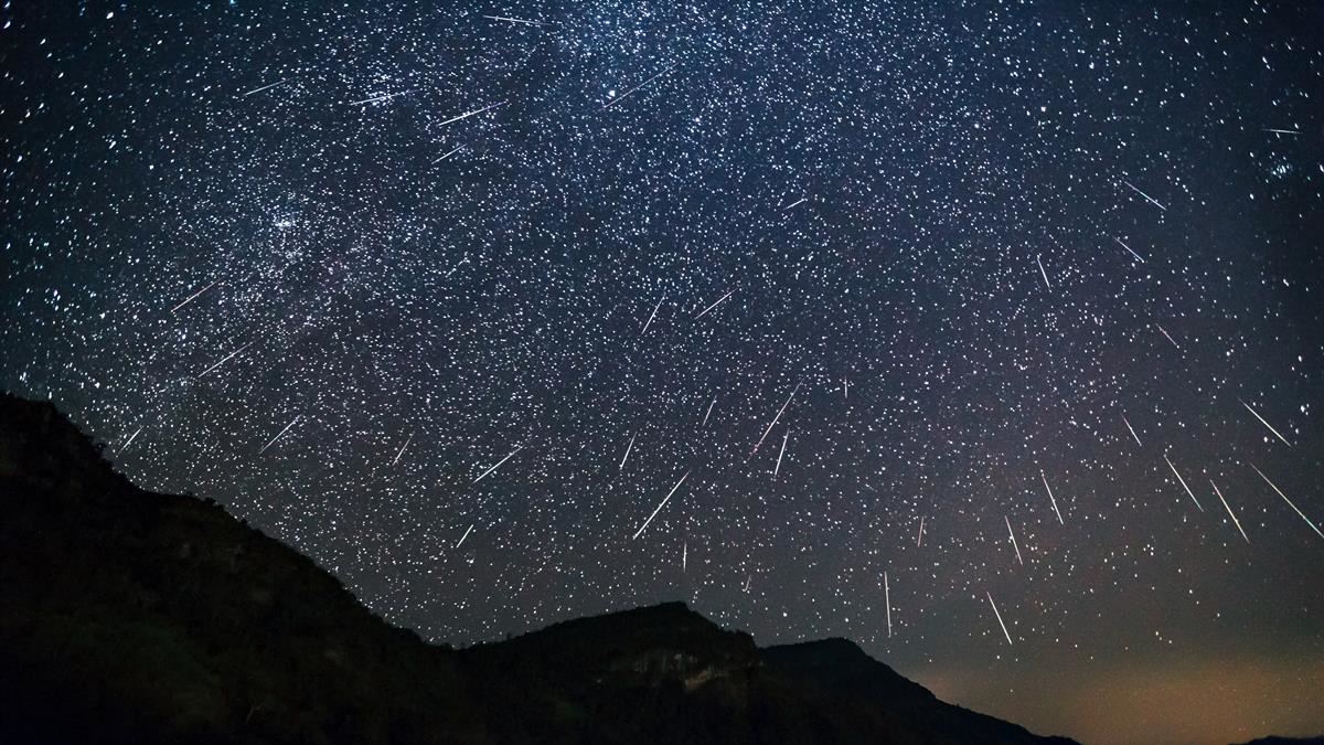 8月13日迎来英仙座流星雨！每小时达100颗流星！