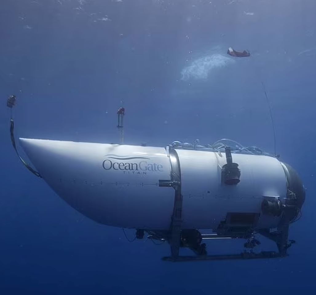 kapal selam bawa pelancong tengok bangkai titanic hilang tiba-tiba