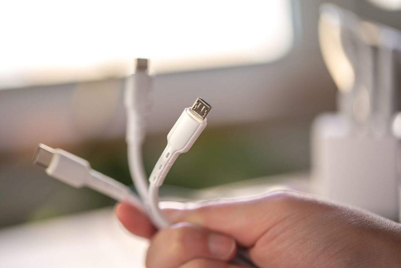 bayi usia lapan bulan maut lepas kunyah wayar pengecas telefon