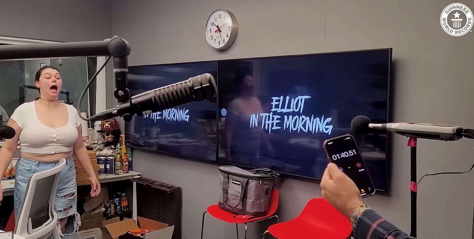 wanita cipta rekod sendawa terkuat di dunia, sama kuat bunyi bising di konsert rock