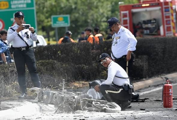 nahas pesawat di elmina, semua mayat ditemui, lima daripadanya tak sempurna