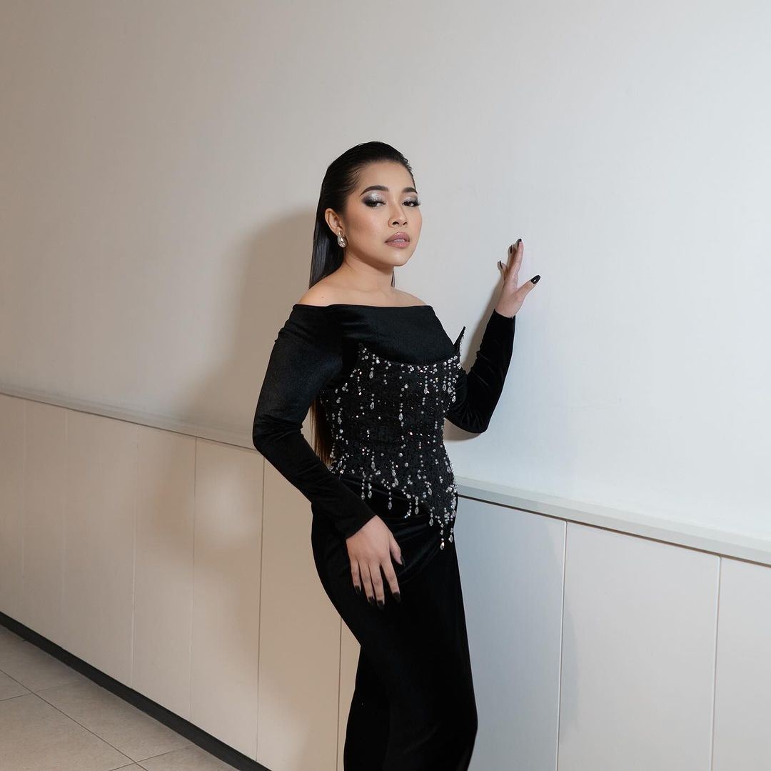 “dulu saya gemuk kata tak cantik, sekarang dah kurus kata suntik,” – nadeera