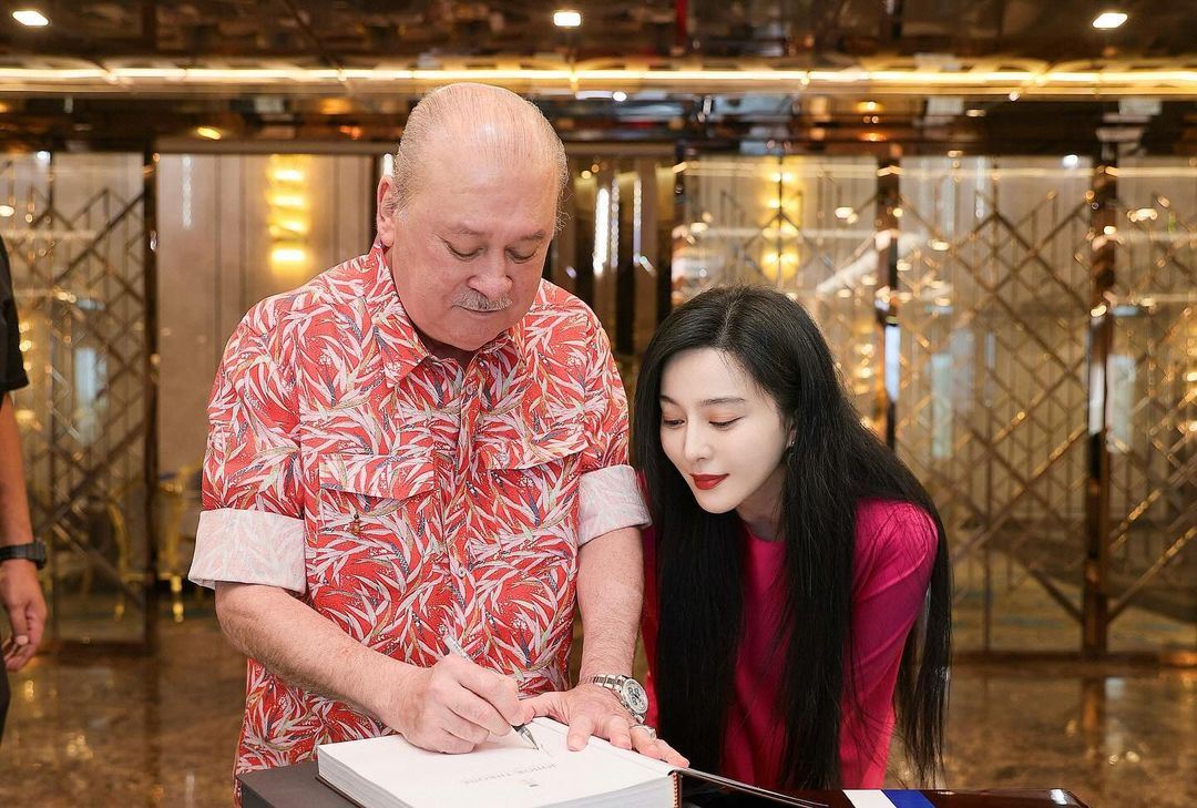 柔佛苏丹依布拉欣陛下接见范冰冰❗经纪人特别安排到访🔥