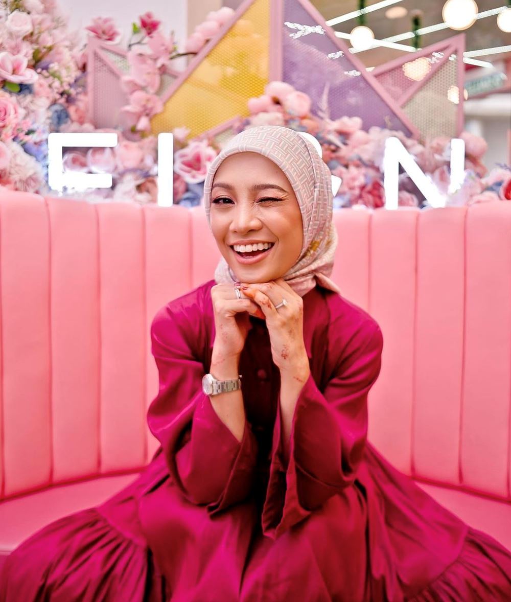 cinta lepas kahwin, nabila razali dan suami masih malu-malu lepas tiga minggu nikah