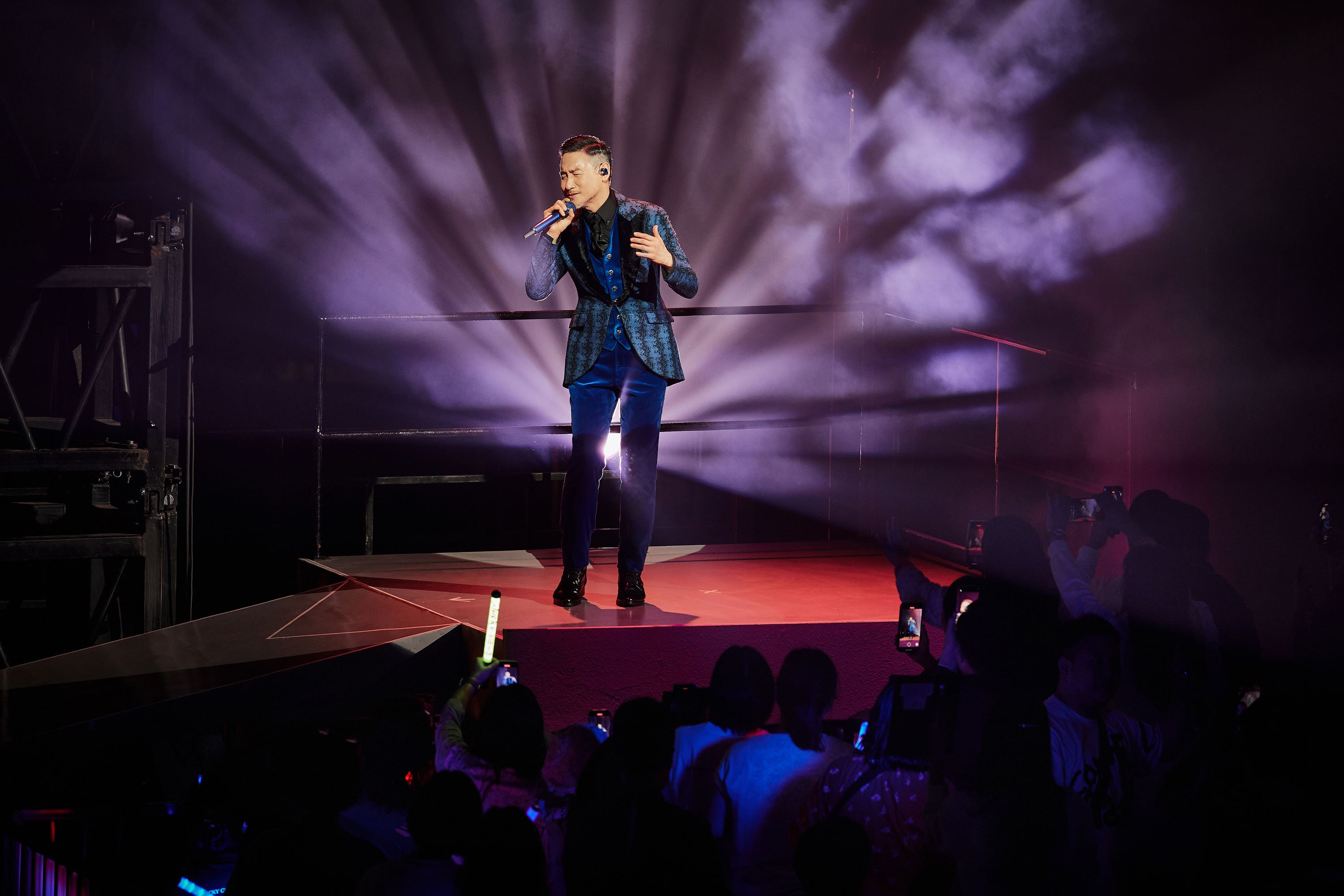 第10次个人演唱会《张学友60+巡回演唱会》香港站启航❗承诺唱到70+岁仍继续唱🔥