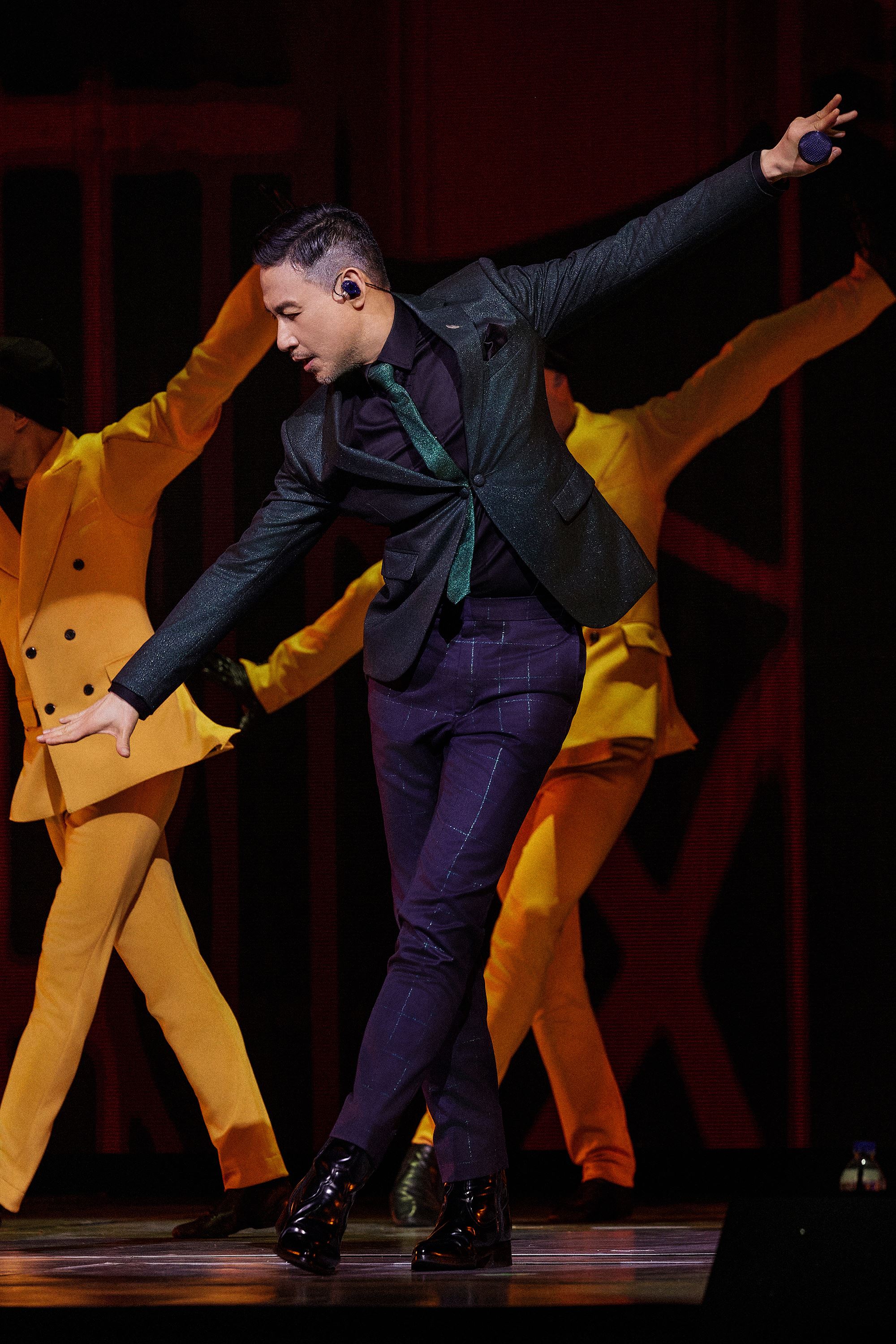 第10次个人演唱会《张学友60+巡回演唱会》香港站启航❗承诺唱到70+岁仍继续唱🔥