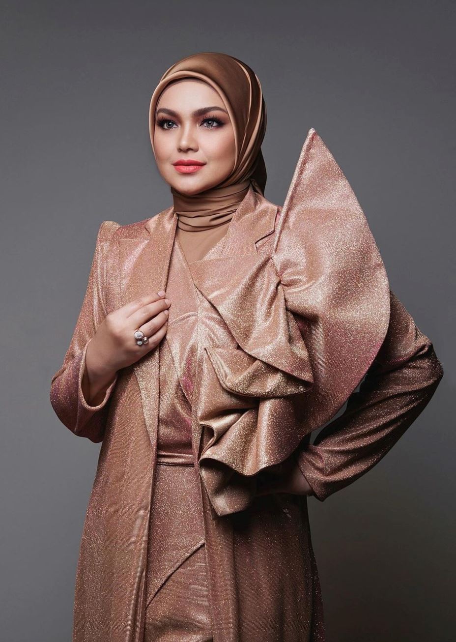 siti nurhaliza risaukan suaranya lepas positif covid-19 kali kedua