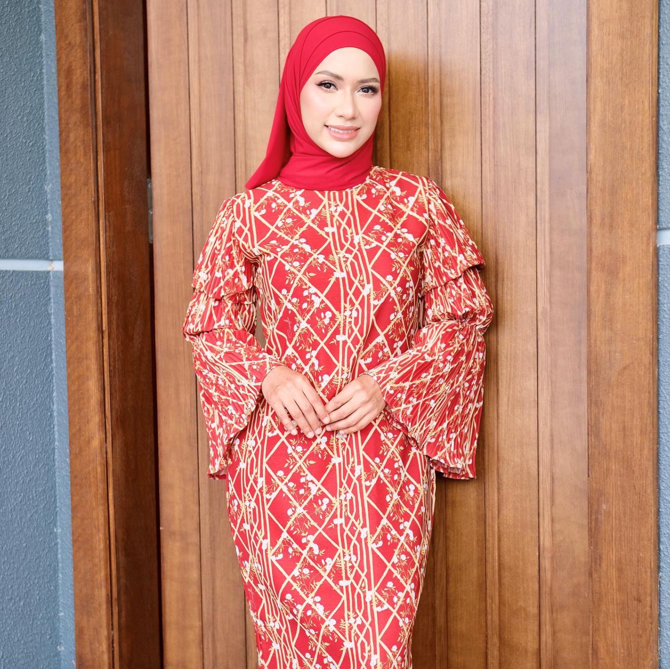 zara zya menyesal, mohon maaf lakon adegan dipeluk pelakon lelaki