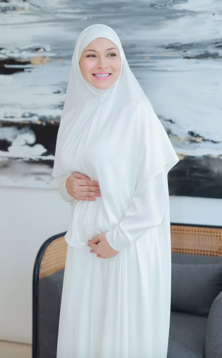 mona allen dan pekin ibrahim bakal timang anak kedua, “jangan tanya tau kenapa sis gemok..”