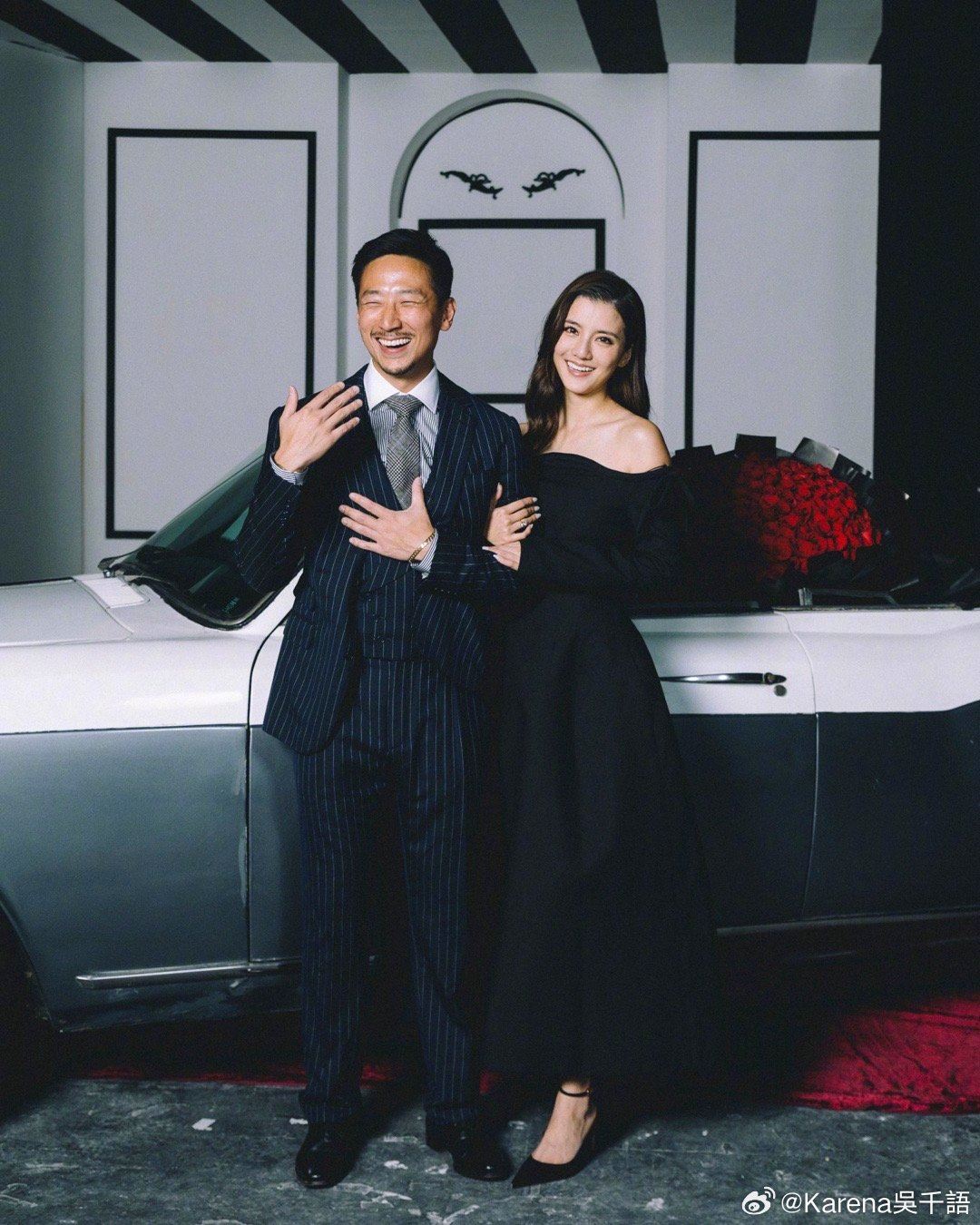 吴千语被求婚视频公开💍现场有一束很大的玫瑰且播着她喜欢的歌❤️