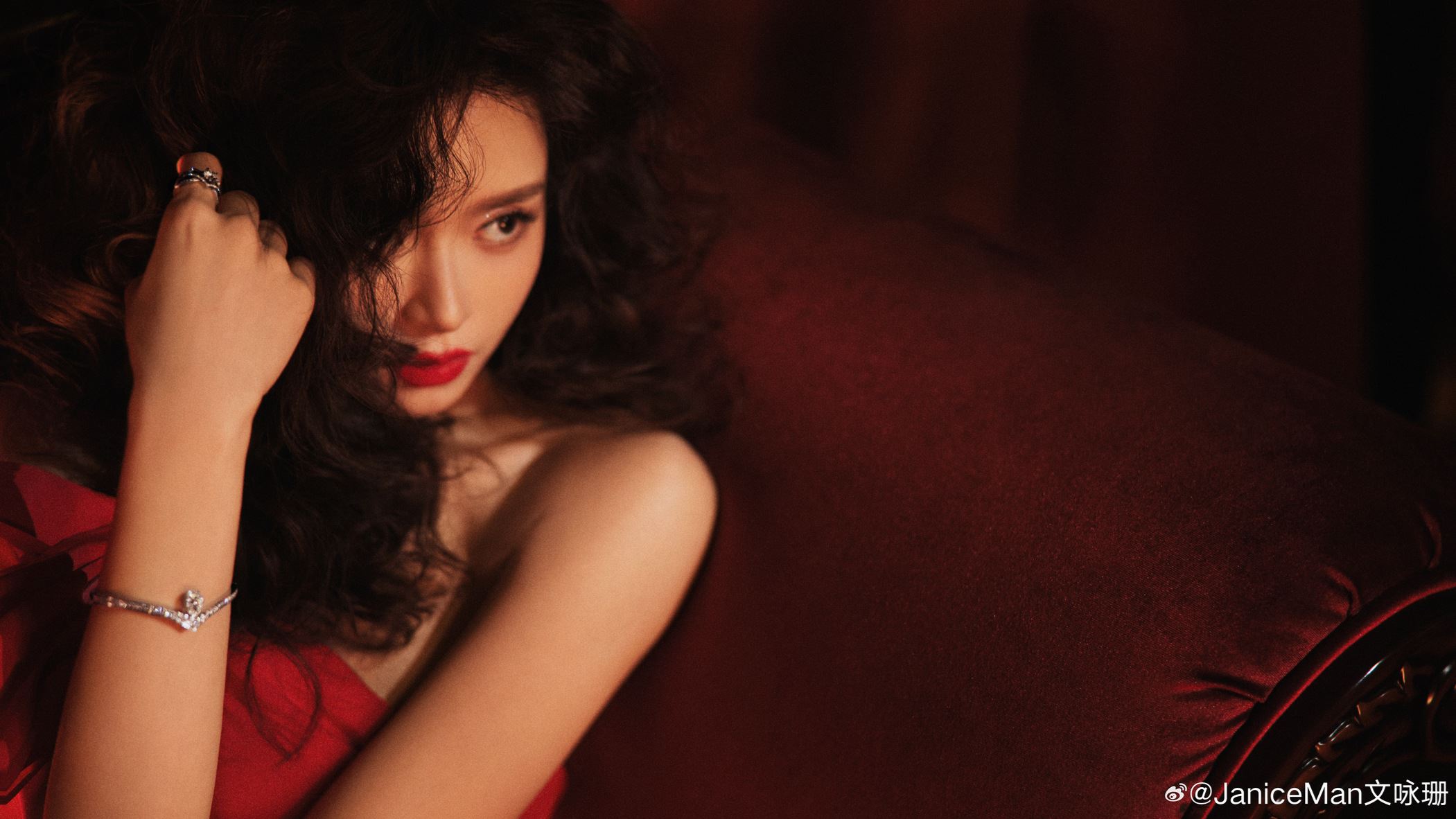 文咏珊期望有机会能演打戏❗称《消失的她》打开了自己的“疯癫戏路”🔥