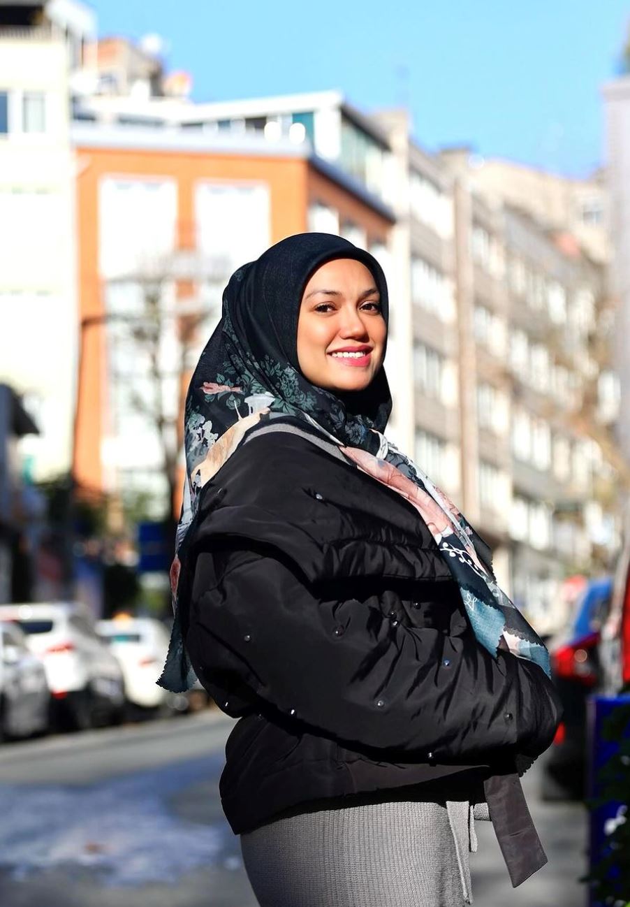 “mestilah dah gemuk, aku dah bahagia sekarang,” – puteri sarah liyana