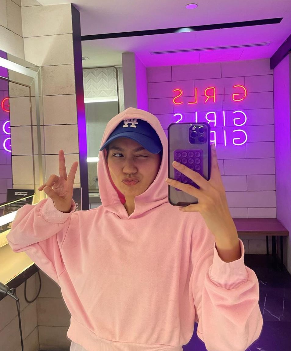 pakai hoodie nampak leher, “saya manusia biasa yang tak sempurna,” – aprena manrose