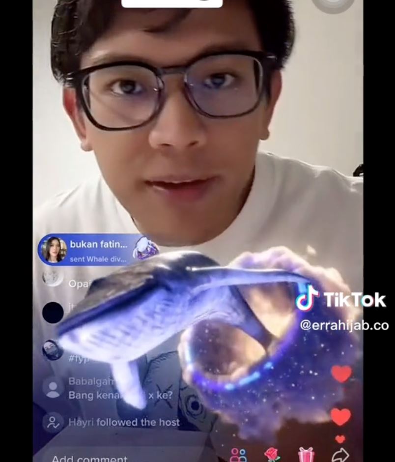suami fatin afeefa tak hargai dapat hadiah murah masa tiktok live