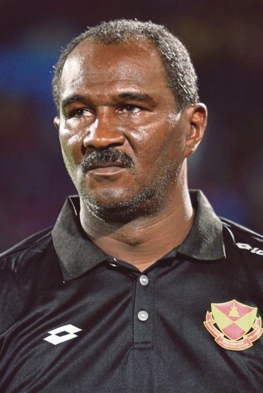 zainal abidin enggan jawab soalan selain pasal bola, “kalau pasal bola, saya jawab”