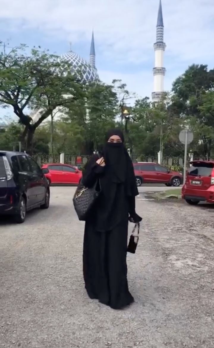 ramai suka lihat penampilan terkini wan sharmila, “sejuk mata memandang..”