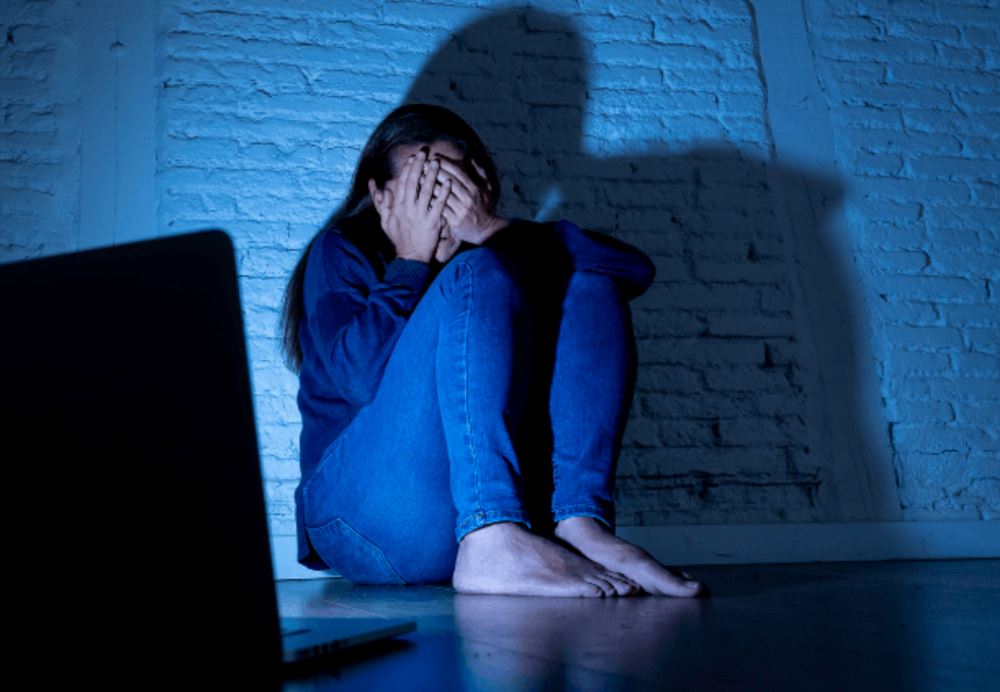 mother cyberbullies her own daughter for over a year 