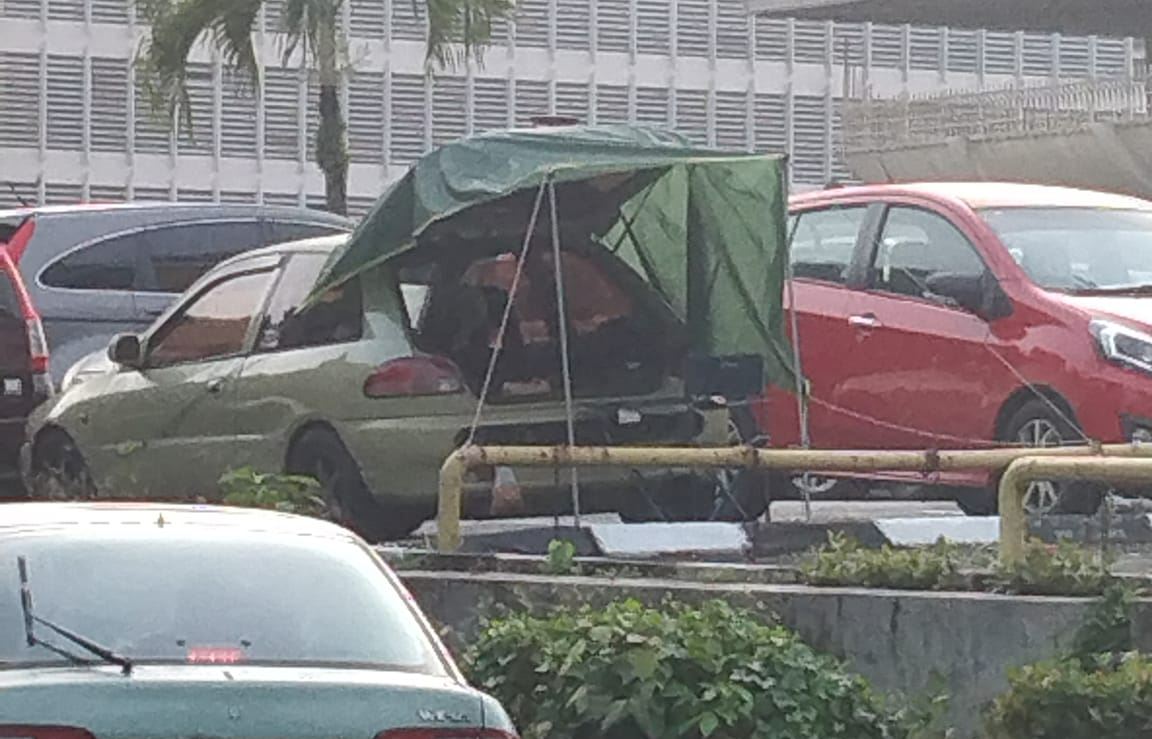 father camps out at hospital in perak to be close to his son who is warded for brain tumour