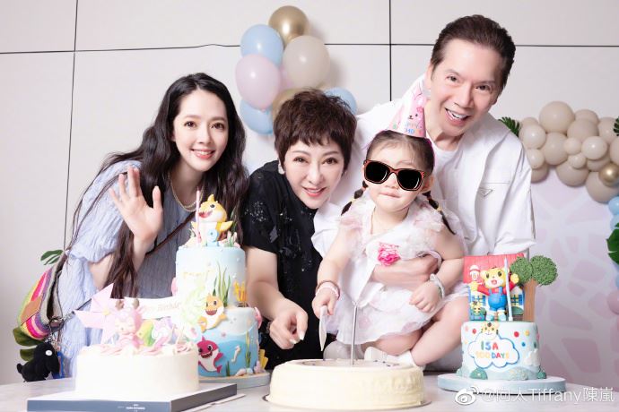 郭碧婷ins取关向佐！网猜：离婚了？