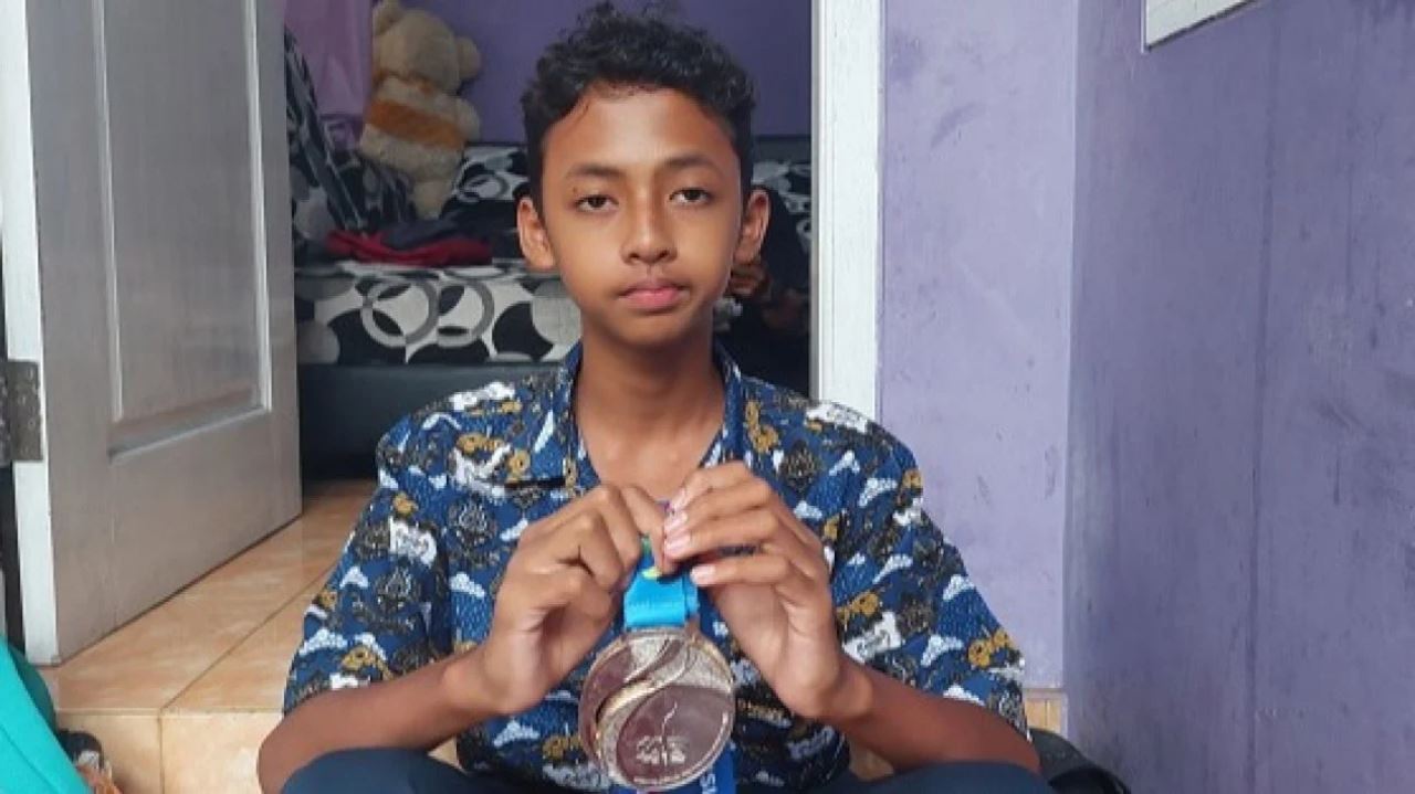 agnes monica terpukau tonton aksi dua pelajar menari masa perhimpunan sekolah