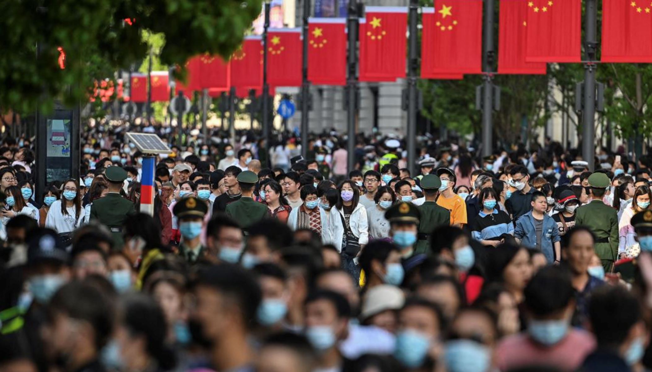 china’s population is decreasing for the first time since 1961 with only 1.41 billion people left