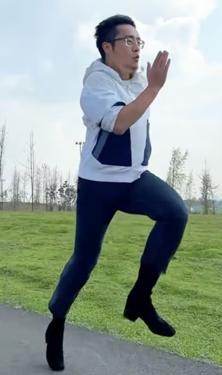 man in china made a fortune selling women’s high heels and modelling it himself!