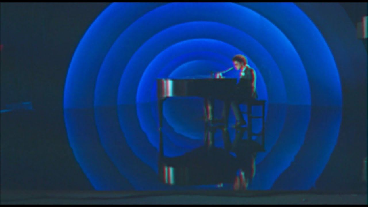 peminat spekulasi lagu baru miley cyrus jawab balas lagu lama bruno mars 