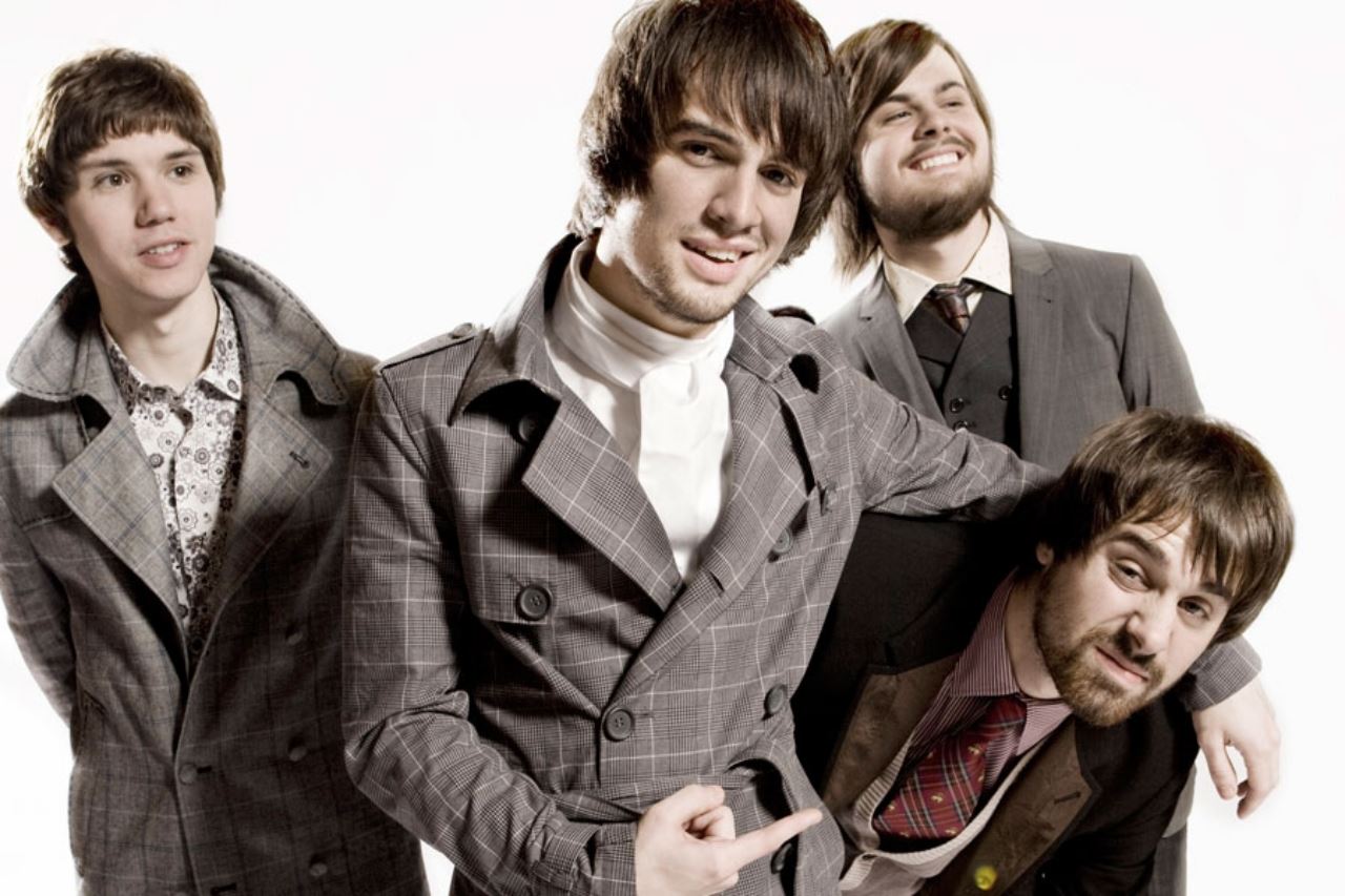 lepas hampir 20 tahun, panic! at the disco akan dibubarkan