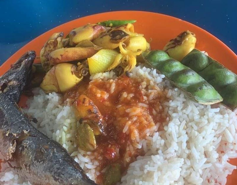 m’sians charged rm71 for two plates of nasi campur, netizens disapproves