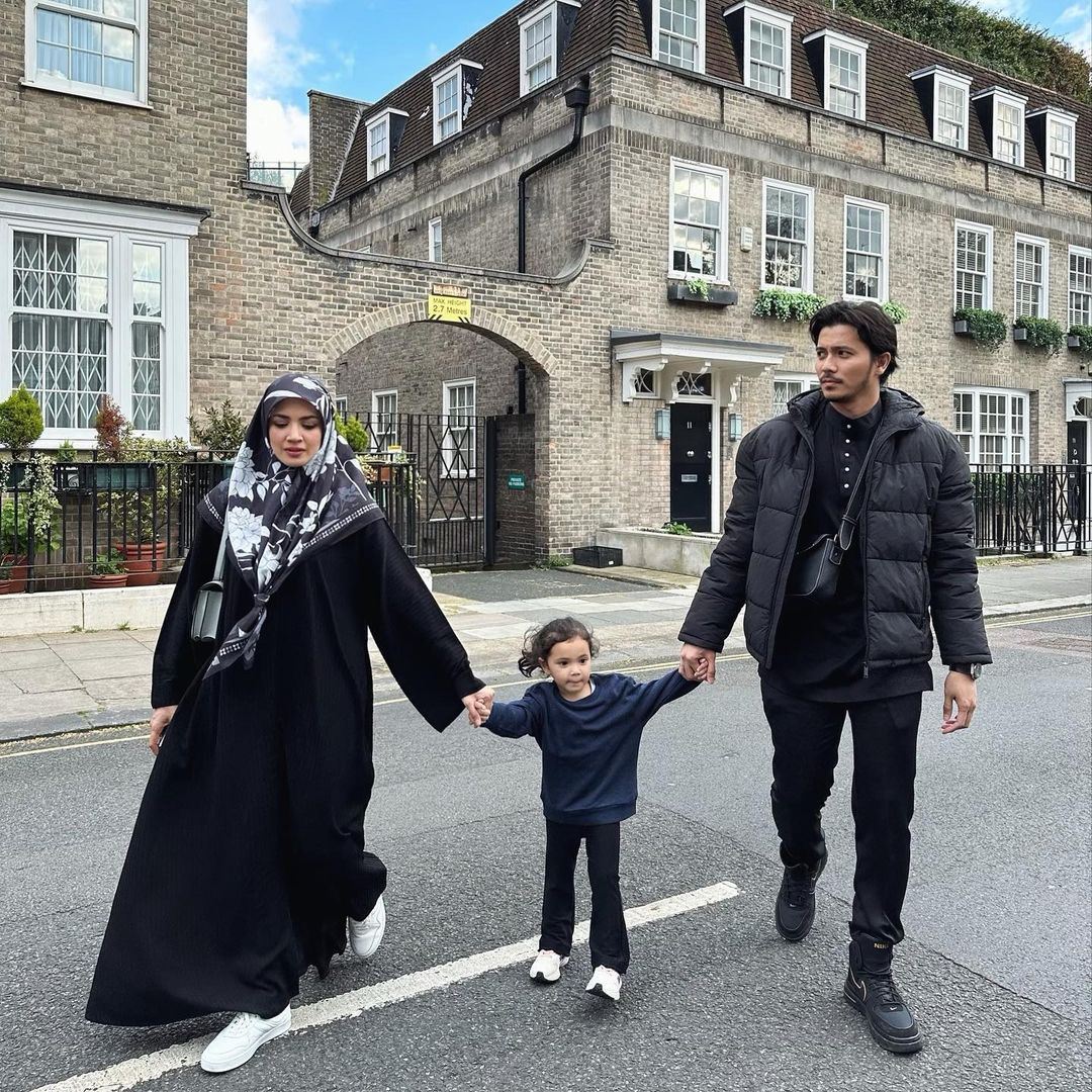 “saya pun kasihan lihat fatimah seorang diri,” fazura tak tolak andai ada rezeki anak kedua