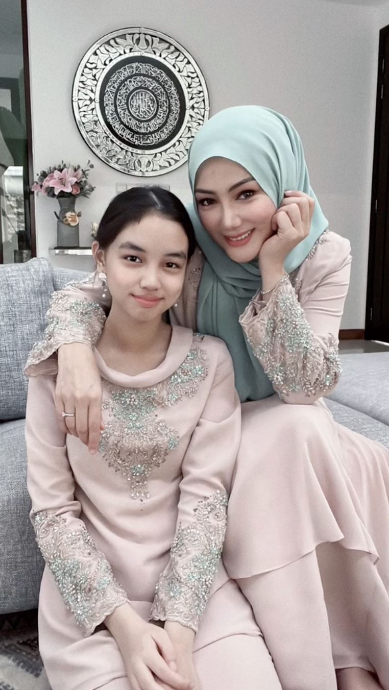 kejelitaan diwarisi, ramai usik nak jadi menantu erra fazira