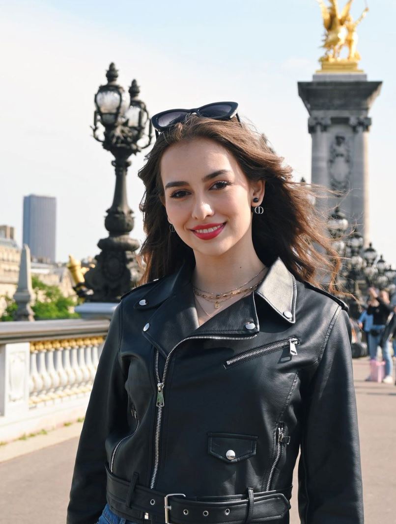 anna jobling syukur berjaya dapat lesen memandu, siap potong kek raikan kejayaan