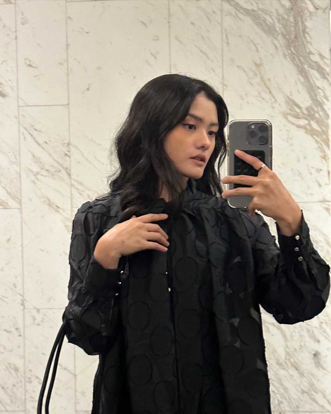 dikecam masih tak bertudung, shasha abedul mahu betulkan dalaman diri sebelum imej luaran