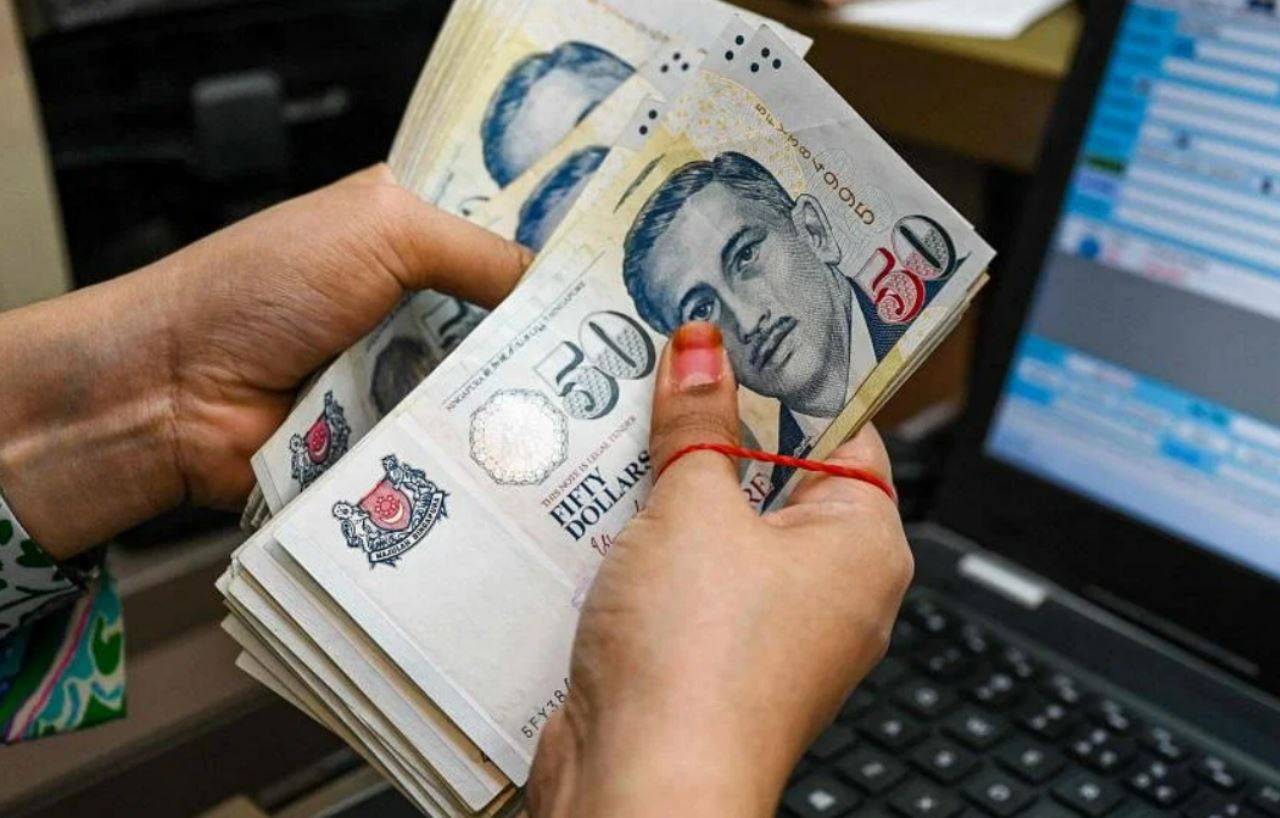 tak ramai nak kerja, tahukah anda gaji purata tukang paip di singapura cecah rm20,490 sebulan?