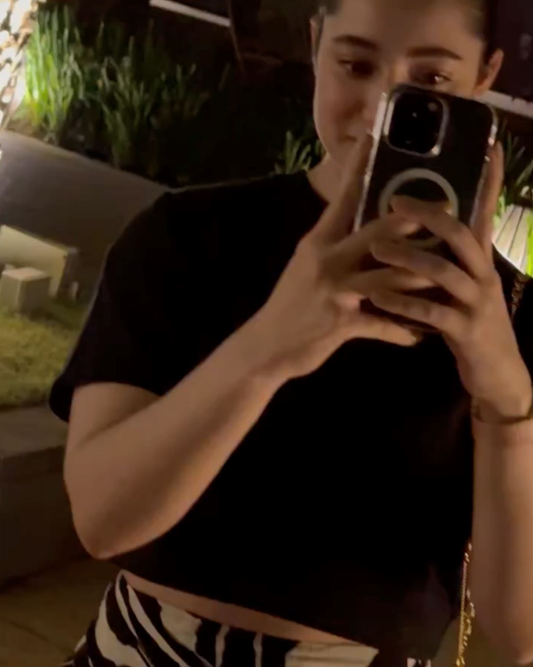 hantaran awal ashaari bersama ameera khan curi perhatian netizen, “untunglah scha tak cemburu buta.” 