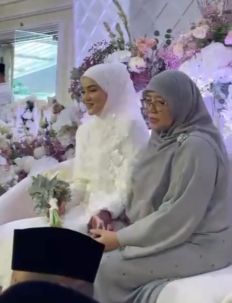 dengan sekali lafaz, mk k-clique kini sah suami pada siti hajar