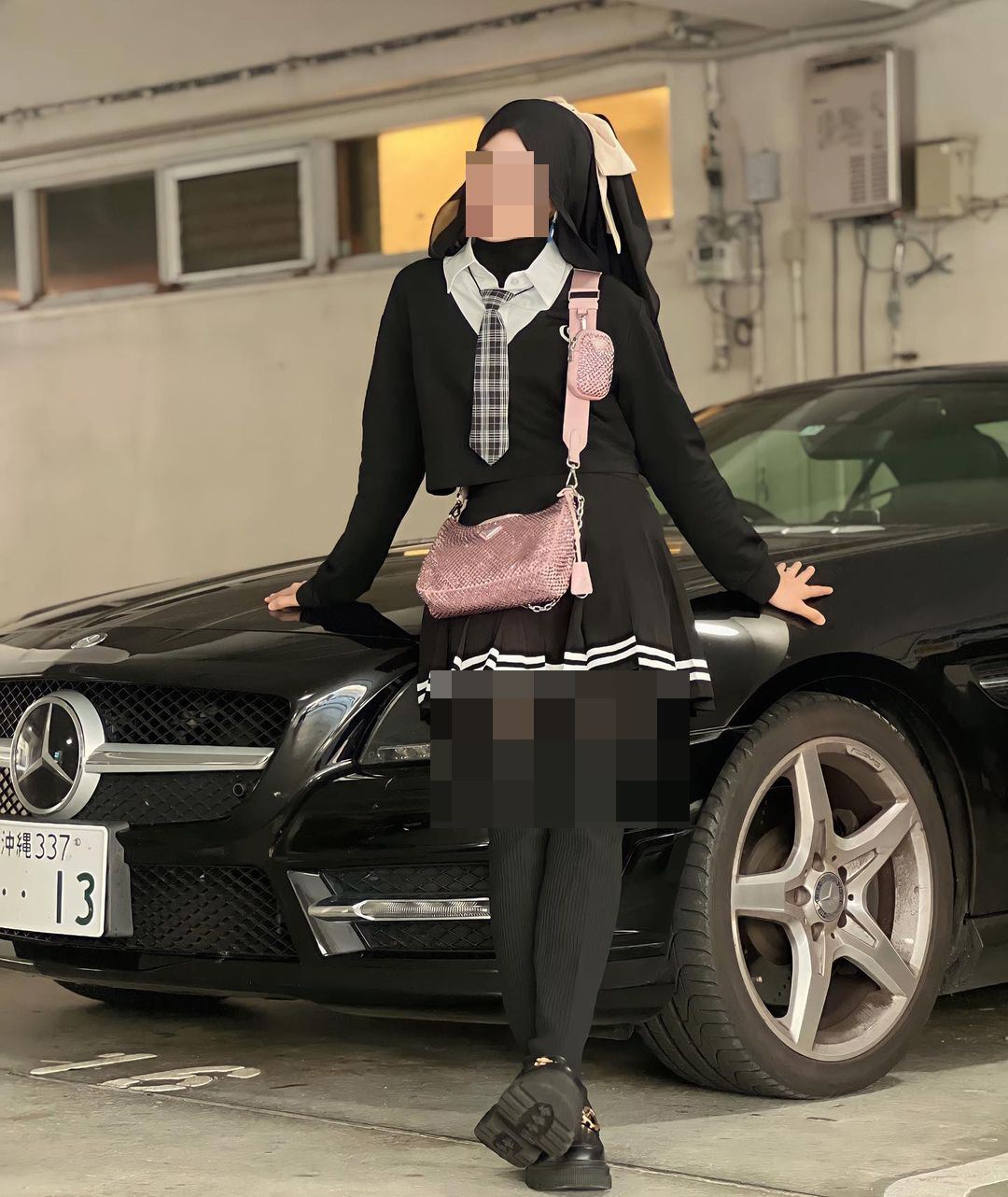 penampilan penyanyi wanita berhijab ini sekali lagi undang kecaman netizen