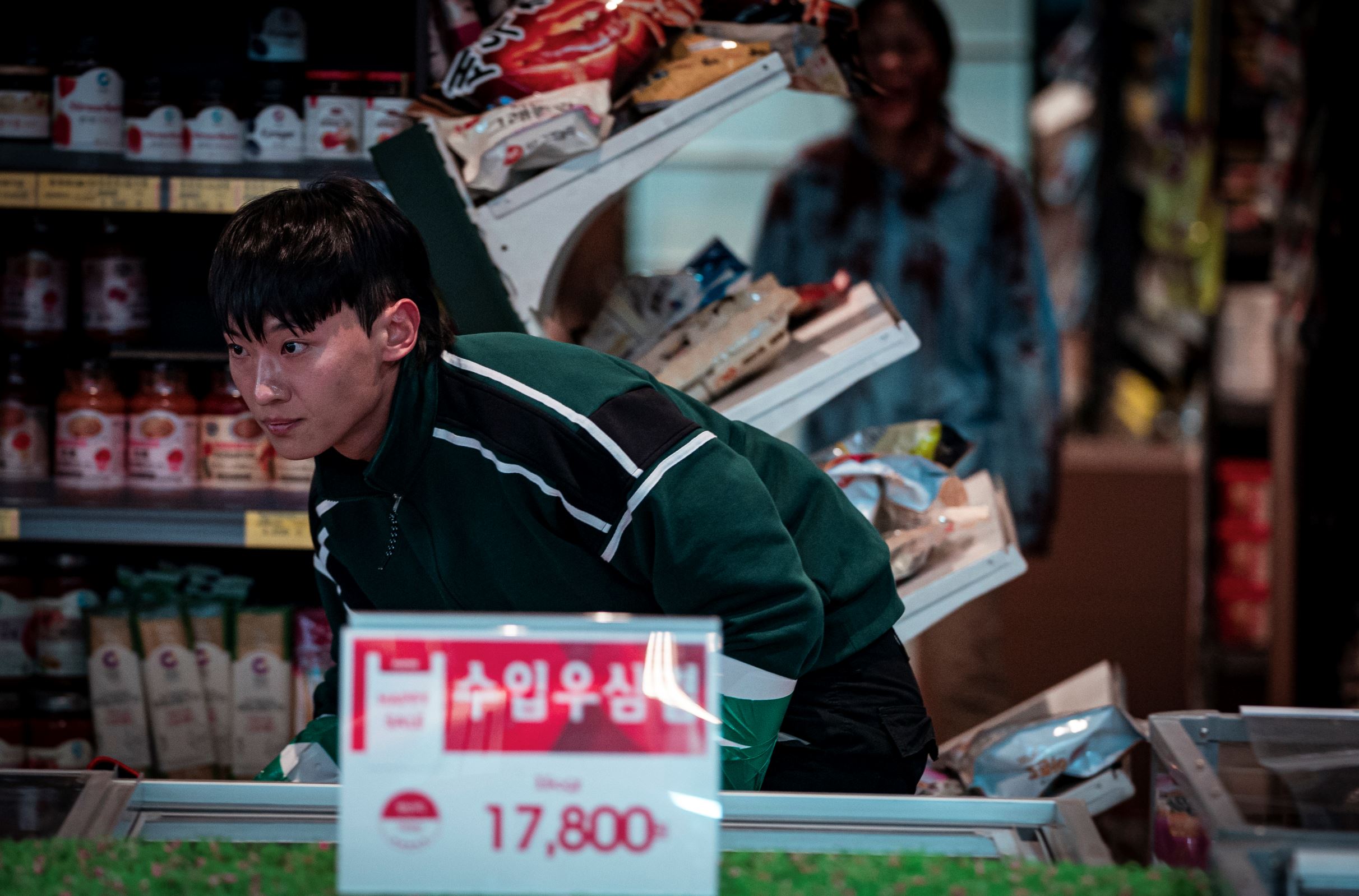 ⚠️真人版丧尸校园❗️《丧尸宇宙》玩家需要在僵尸世界完成任务🧟