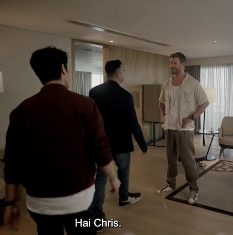 aaron aziz, iedil dzuhrie berlakon dengan chris hemsworth raih pujian netizen, “chris guna keris..”