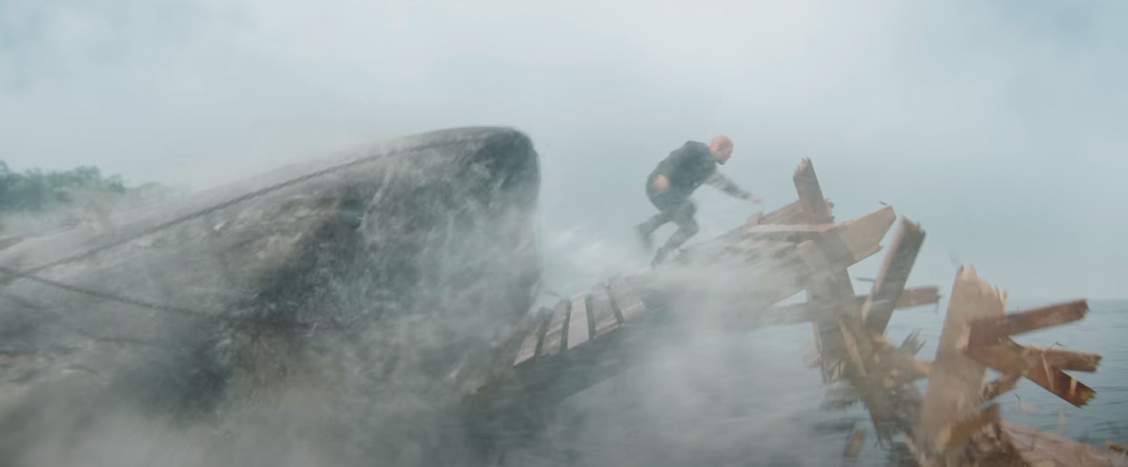 🎬《meg 2》8月4日上映‼️预告片公开好刺激⚠️杰森和吴京联手人鲨对决🦈