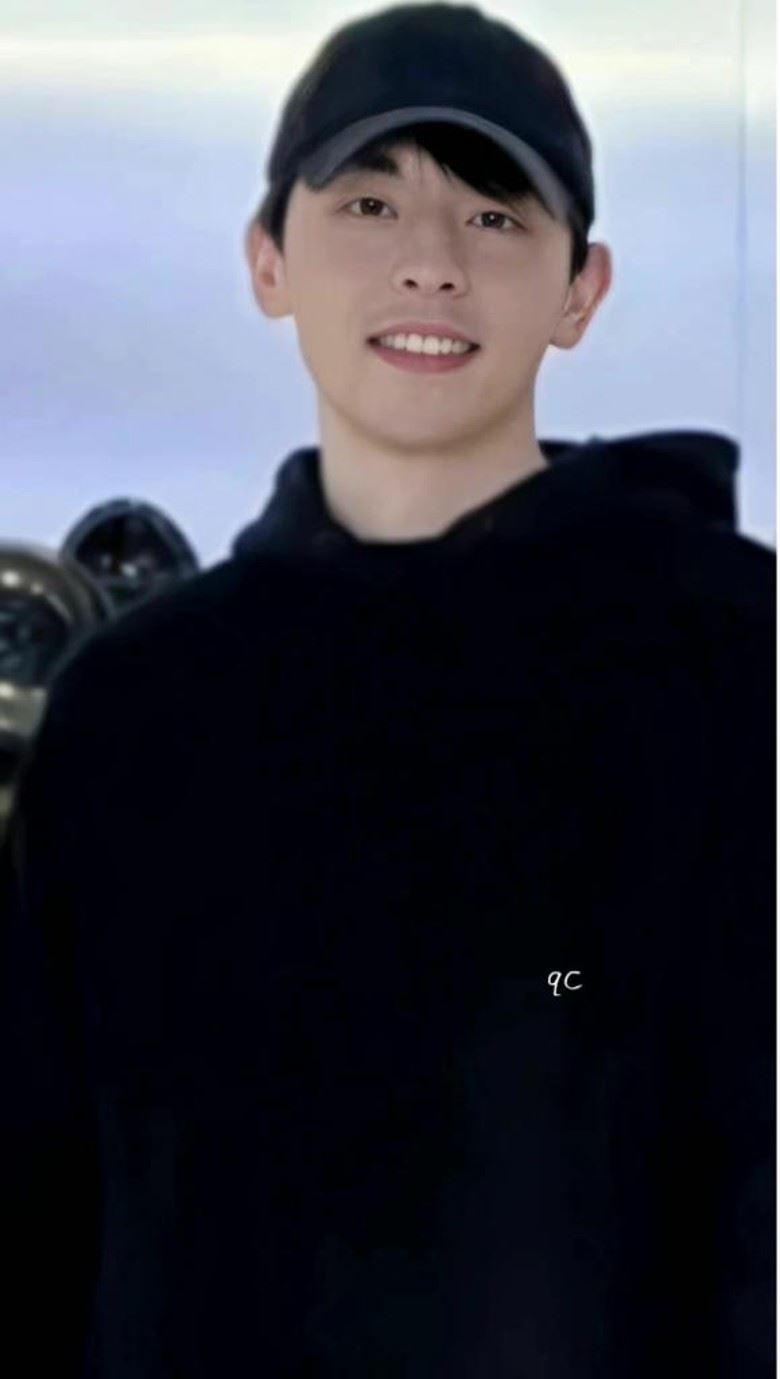 ⚠️涉逃税消失1年❗️邓伦留被野生捕获状态保养不错🔥